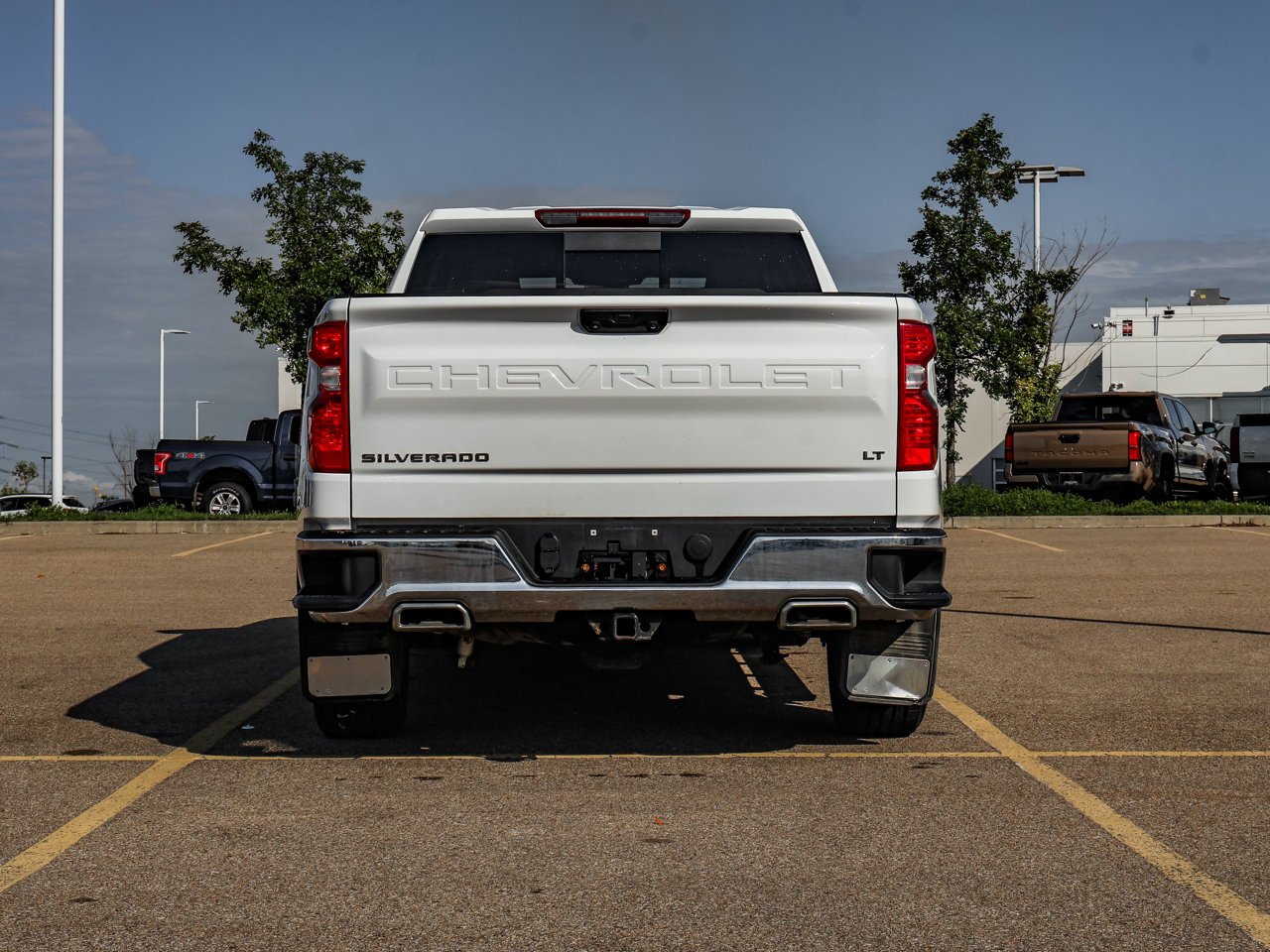 2023 Chevrolet Silverado 1500 4WD Crew Cab 147 LT White Sherwood Park - photo #6