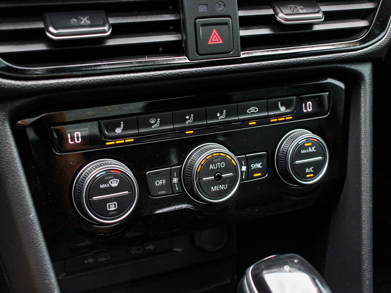 2022 Volkswagen Taos Comfortline 4MOTION Blue Sherwood Park - photo #24