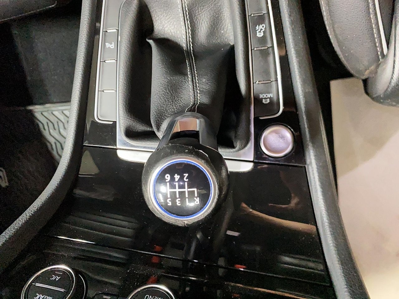 Volkswagen Golf R NIV WVWWF7AU2JW098059 2018 Chicoutimi - photo #16