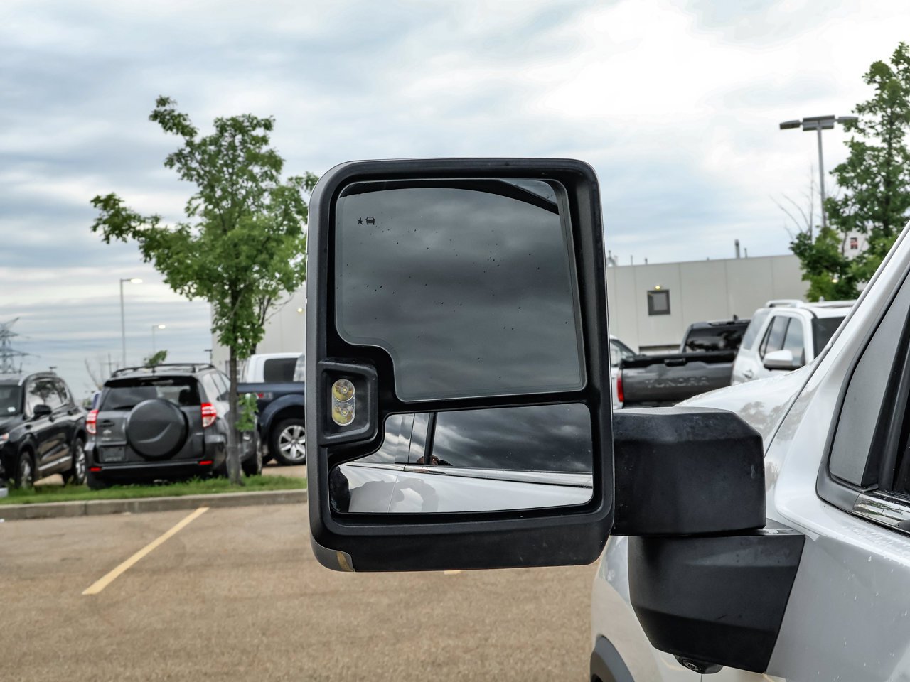 2024 Chevrolet Silverado 3500HD 4WD Crew Cab 159 High Country White Sherwood Park - photo #12