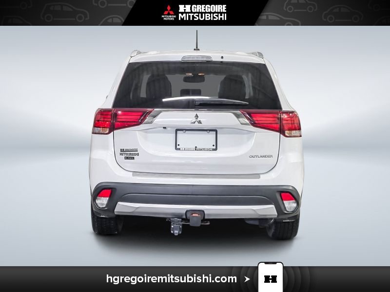 2016 Mitsubishi Outlander White Laval - photo #7