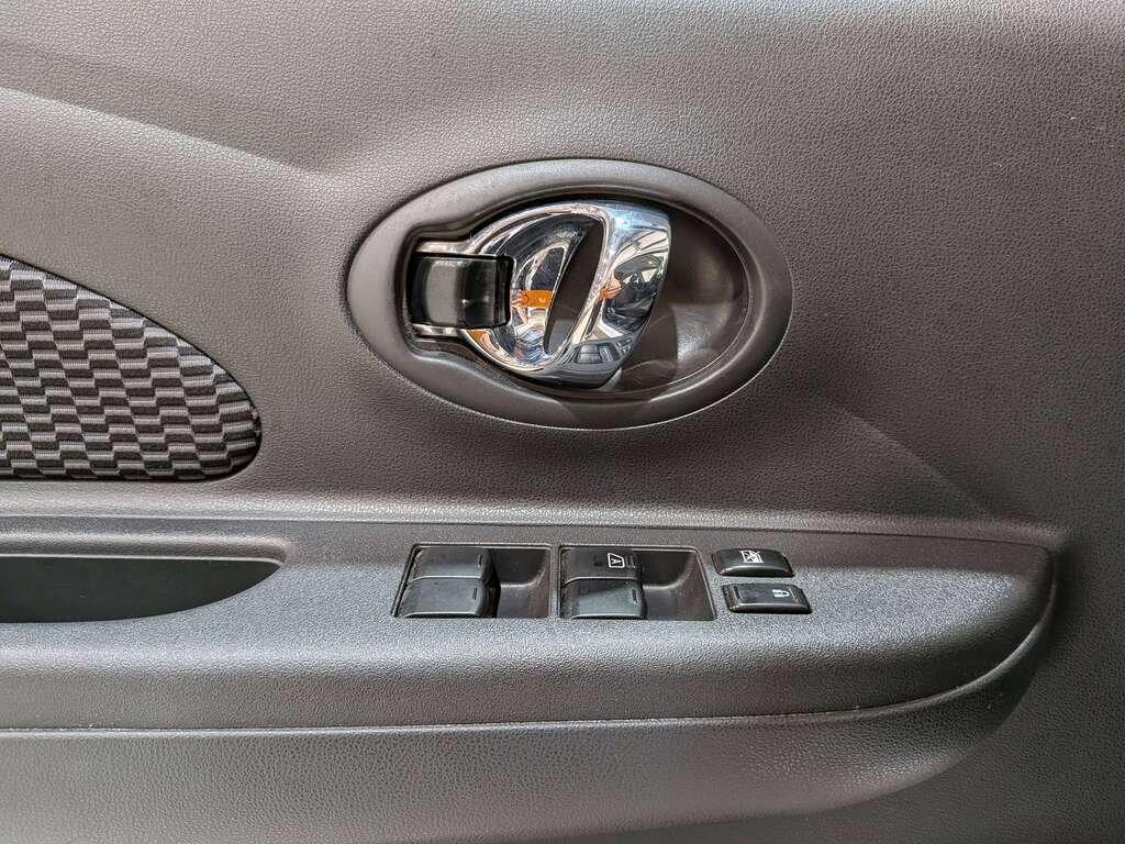 Nissan Micra 2017 Blanc Val-David - photo #17