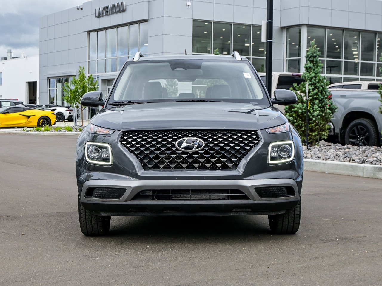 2025 Hyundai Venue Ultimate IVT w/Black Interior Grey Sherwood Park - photo #2