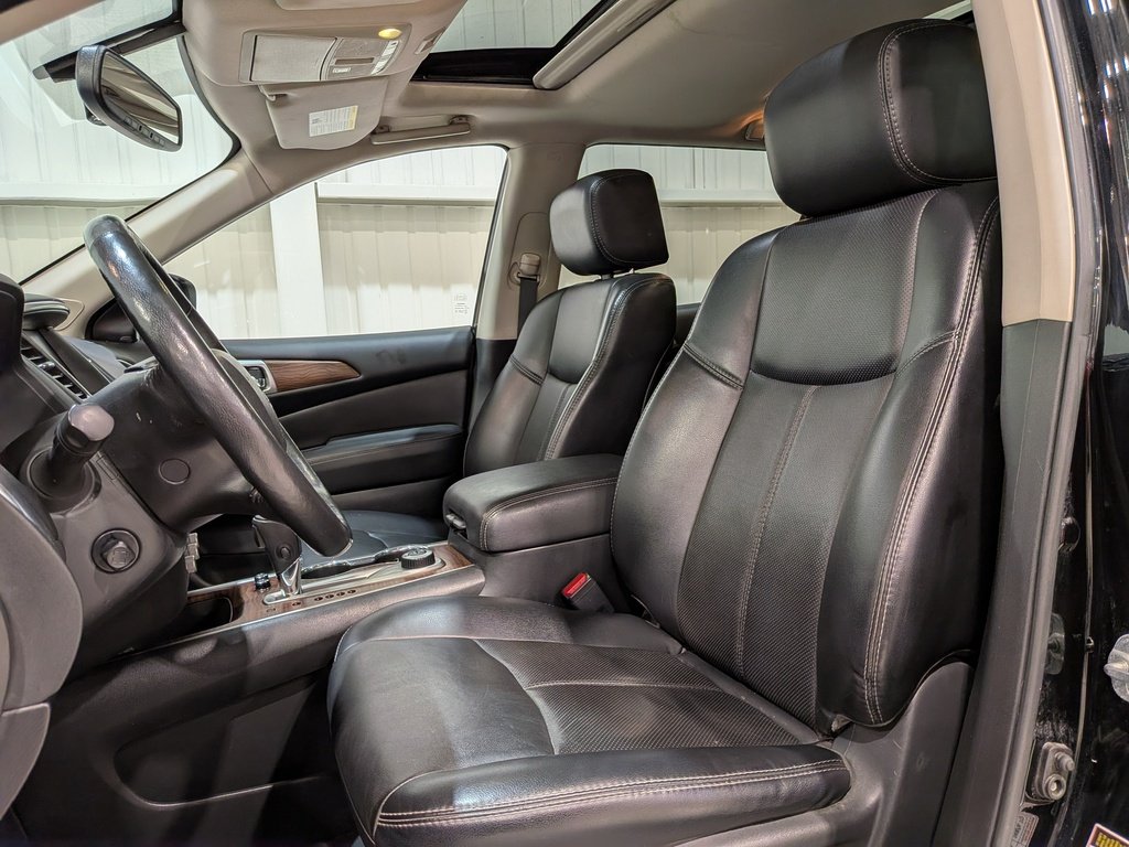 2019 Nissan Pathfinder 4x4 Platinum Black Val-David - photo #1