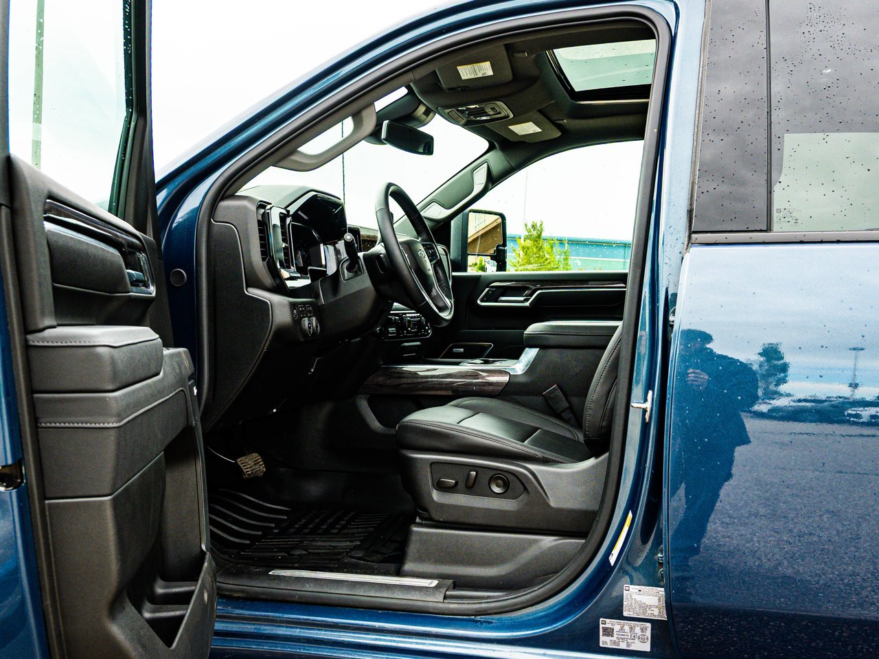 2026 Chevrolet Silverado 3500HD 4WD Crew Cab 159 LTZ Blue Sherwood Park - photo #16