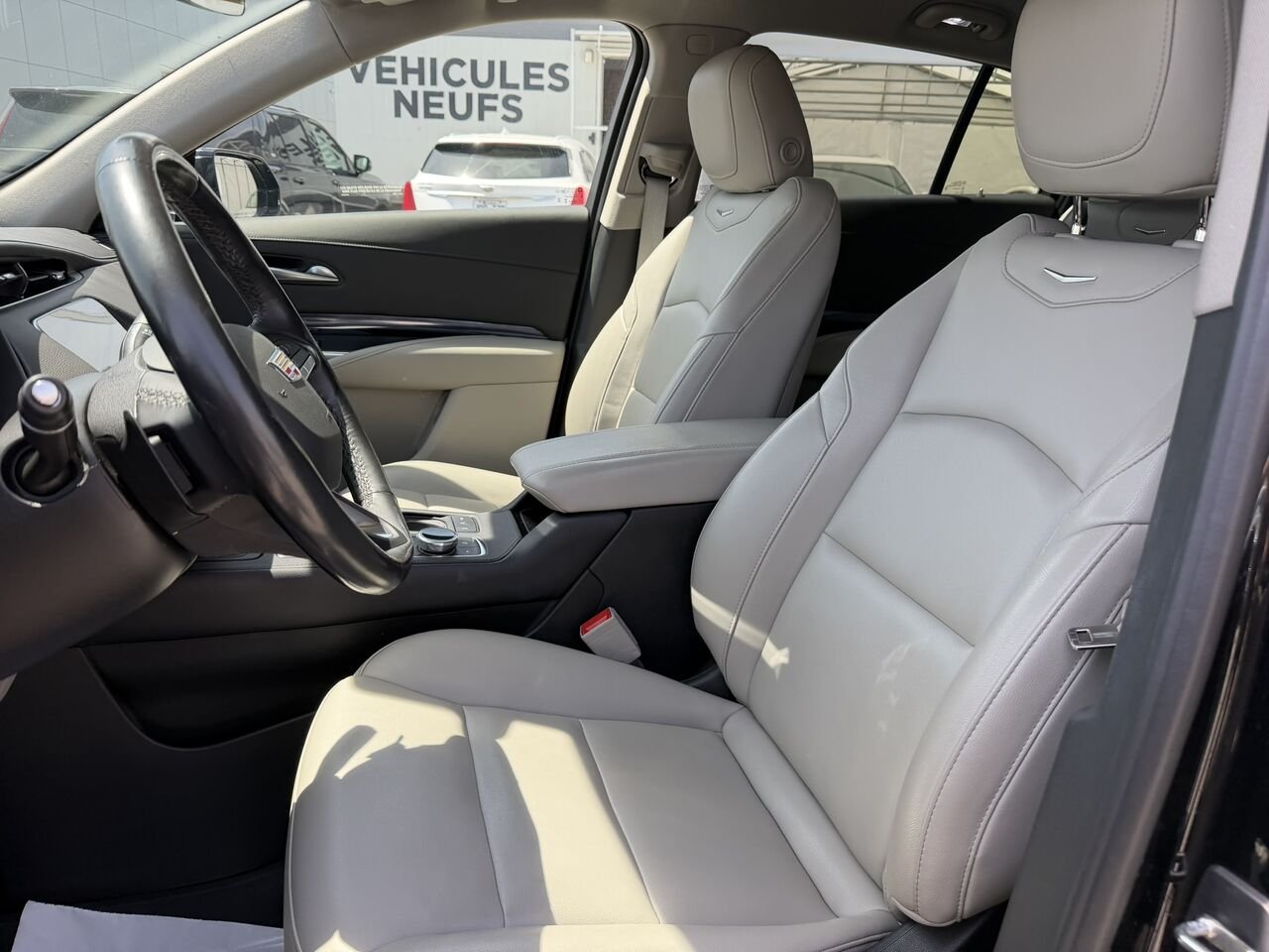 2023 Cadillac XT4 LUXURY AWD FINANCEMENT À PARTIR DE 3.99% STOCK XP5650 Black Laval - photo #19
