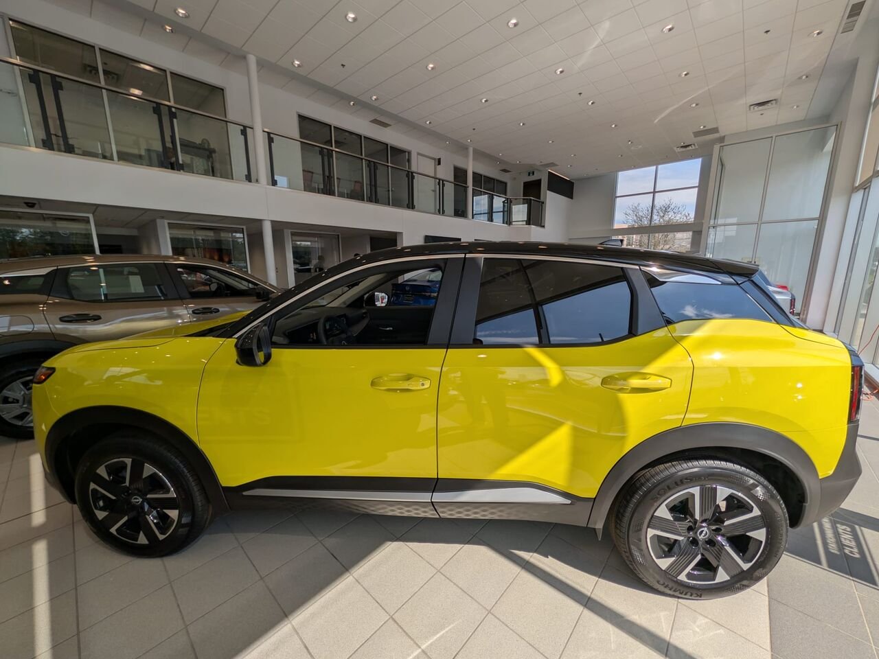 NISSAN Kicks KICKS SV 2026 Jaune yuzu métallisé/Noir intense Châteauguay - photo #13