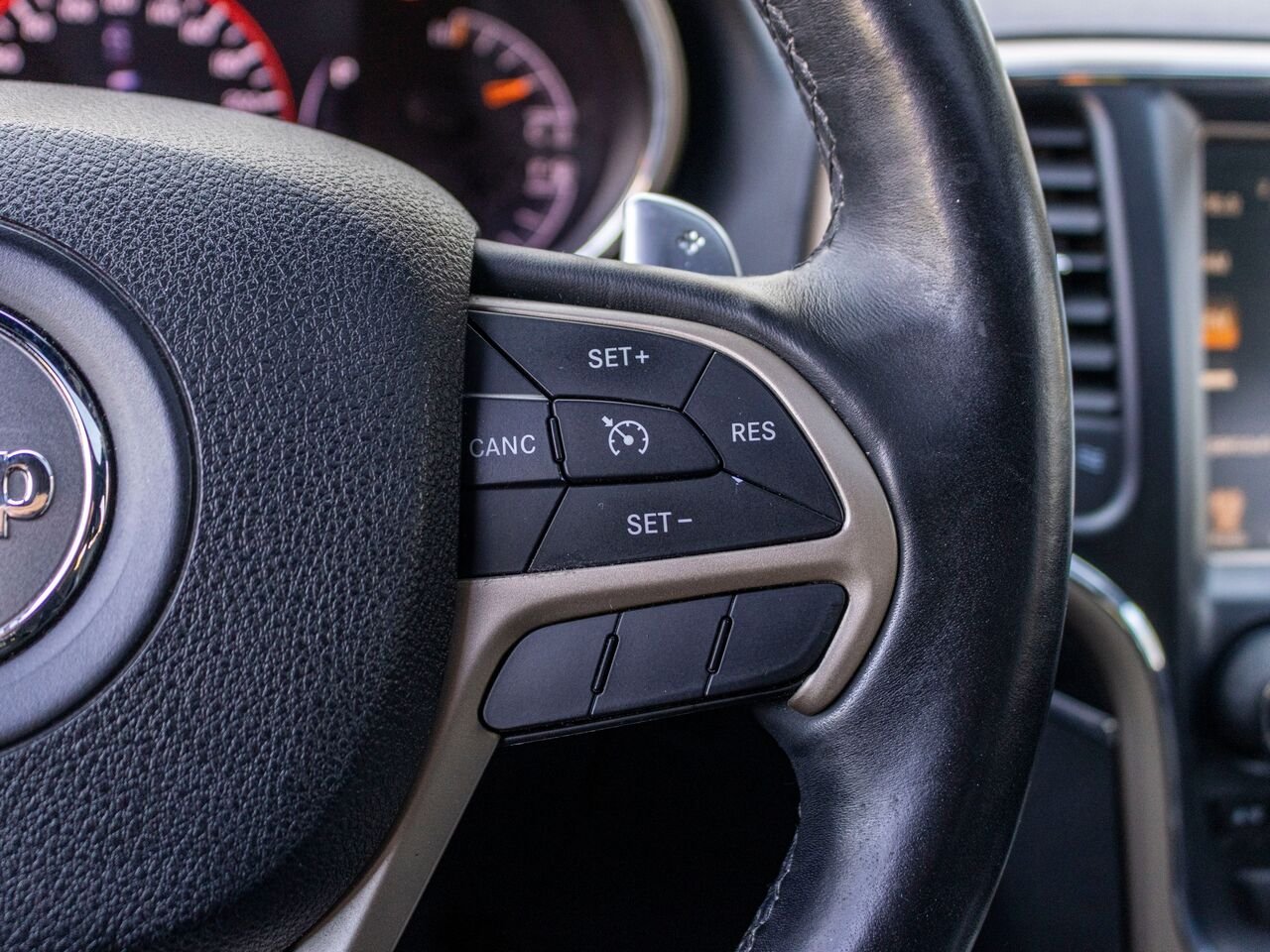Jeep Grand Cherokee 4 RM, 4 portes, Limited 2014 Blanc Châteauguay - photo #12