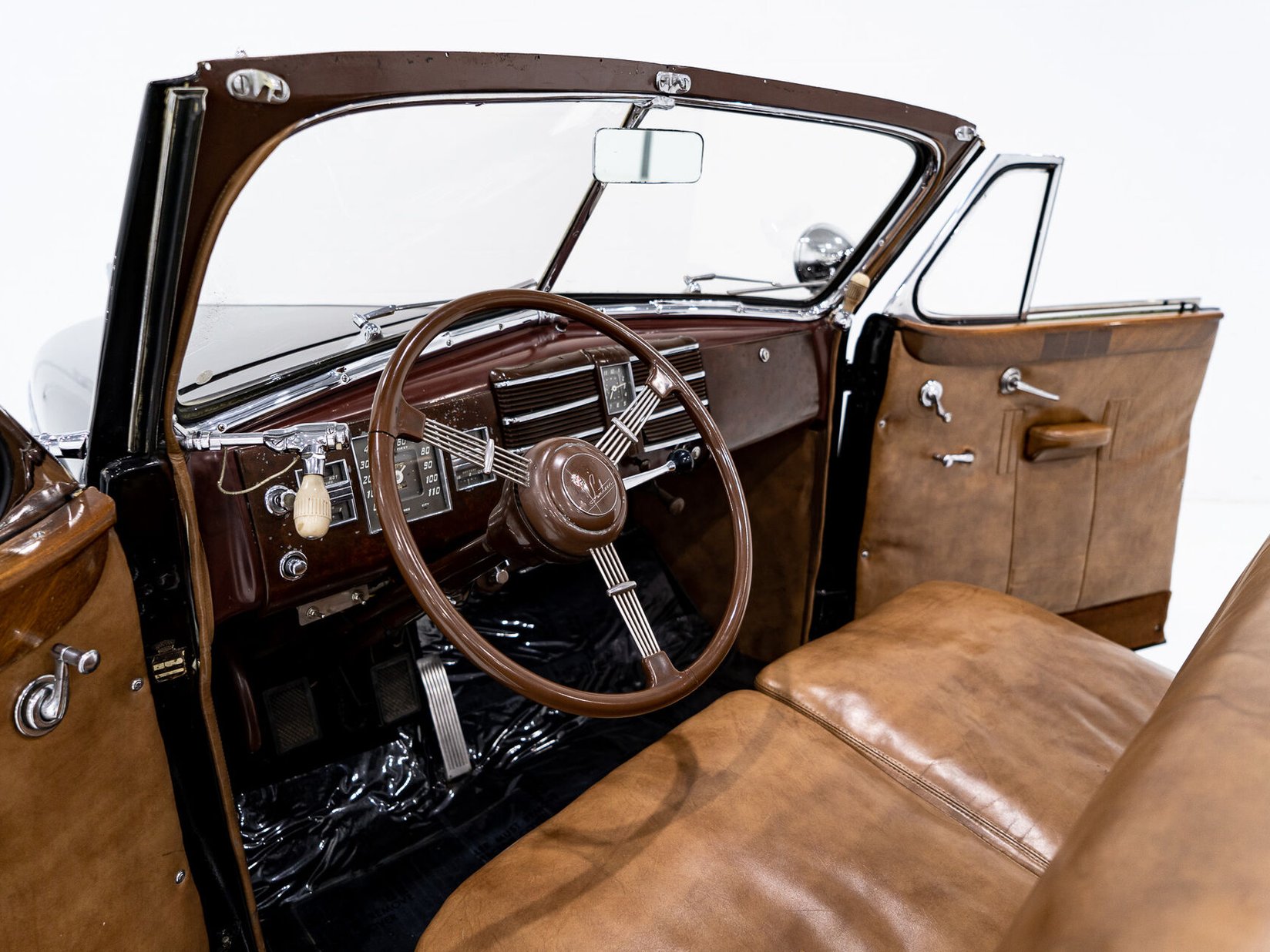 Cadillac Series 90 **PRICE IN USD**1 of 13 V16 1938 Noir Montréal - photo #12