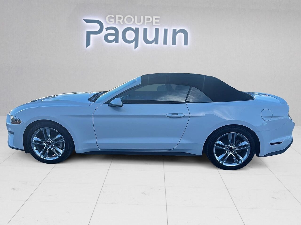 2020 Ford Mustang White Rouyn-Noranda - photo #4