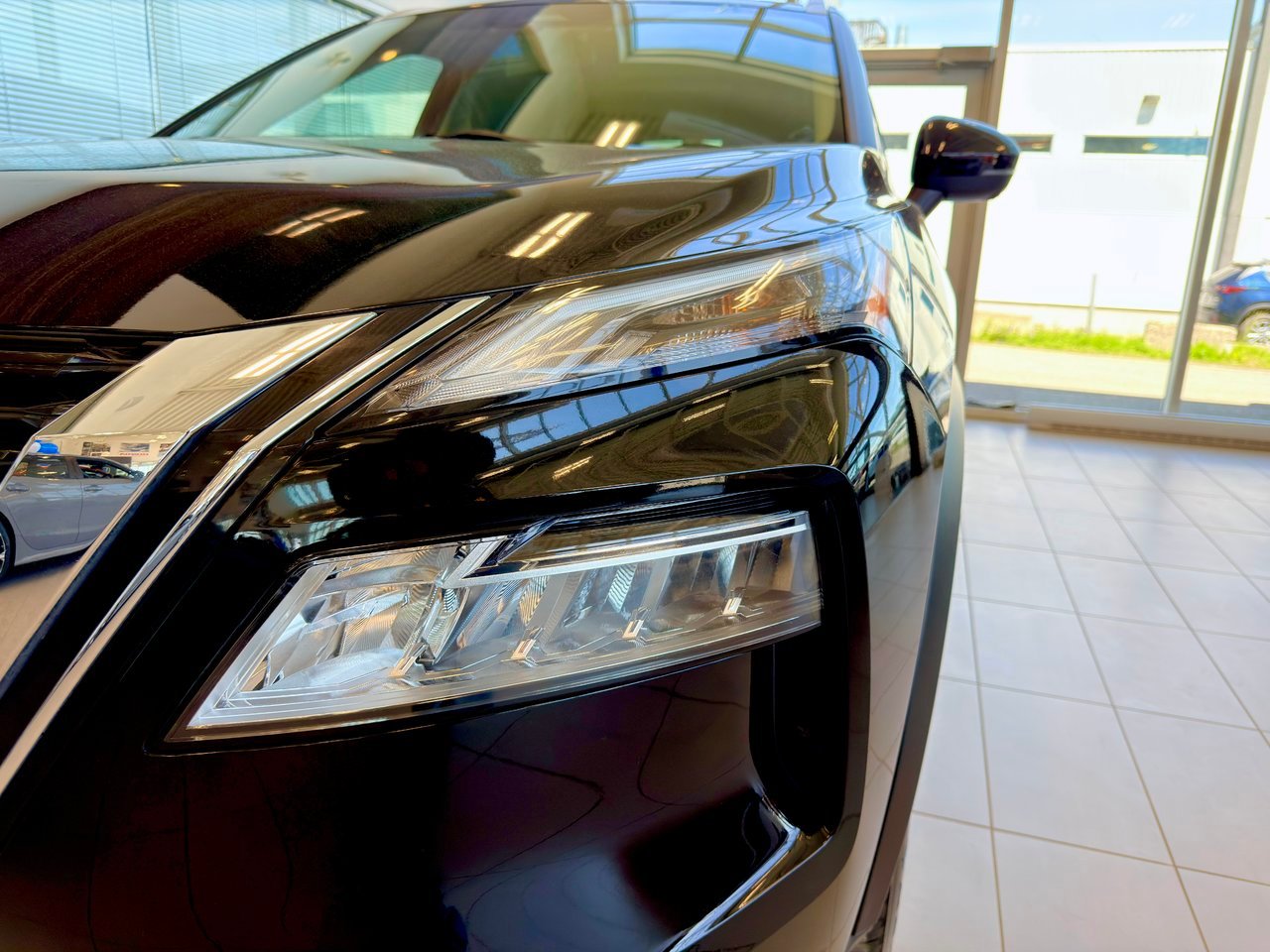 2023 Nissan Rogue Black Notre-Dame-des-Prairies - photo #5