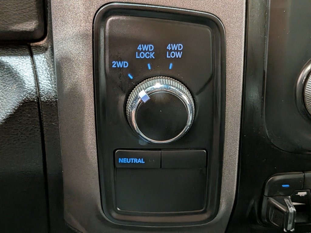 2018 Ram 1500 Express 4x4 Quad Cab 6'4" Box *Ltd Avail* Black Val-David - photo #21