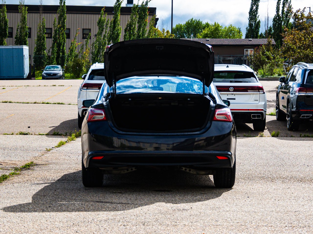 2022 Chevrolet Malibu 4dr Sdn LT Grey Sherwood Park - photo #14