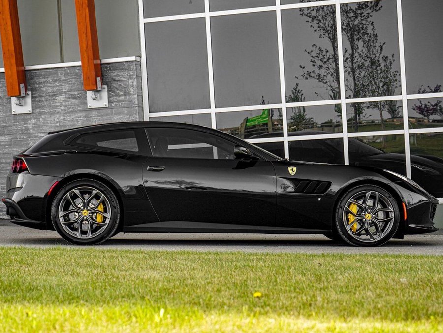 2018 Ferrari GTC4Lusso 2018 Black