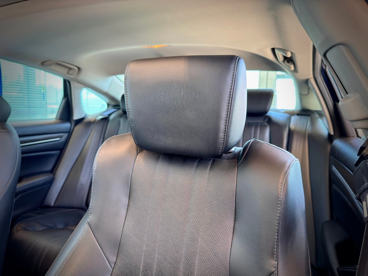 Honda Accord Sedan 2018 Bleu Notre-Dame-des-Prairies - photo #18