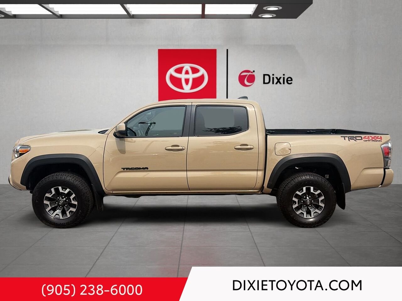 2020 Toyota Tacoma TRD OFFROAD PREMIUM 4WD / V6 / SHORT BED / REAR DIFF LOCK / HEATED SEATS / LEATHER SURFACE / MOONROOF / ALLOY WHEELS Quicksand Mississauga - photo #5