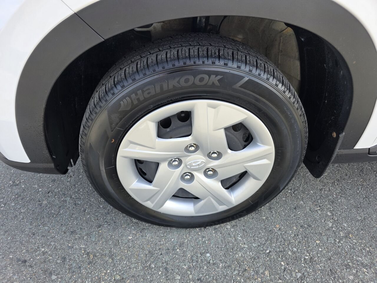 Hyundai Venue Essential IVT avec couleur deux tons 2021 Blanc Rouyn-Noranda - photo #9