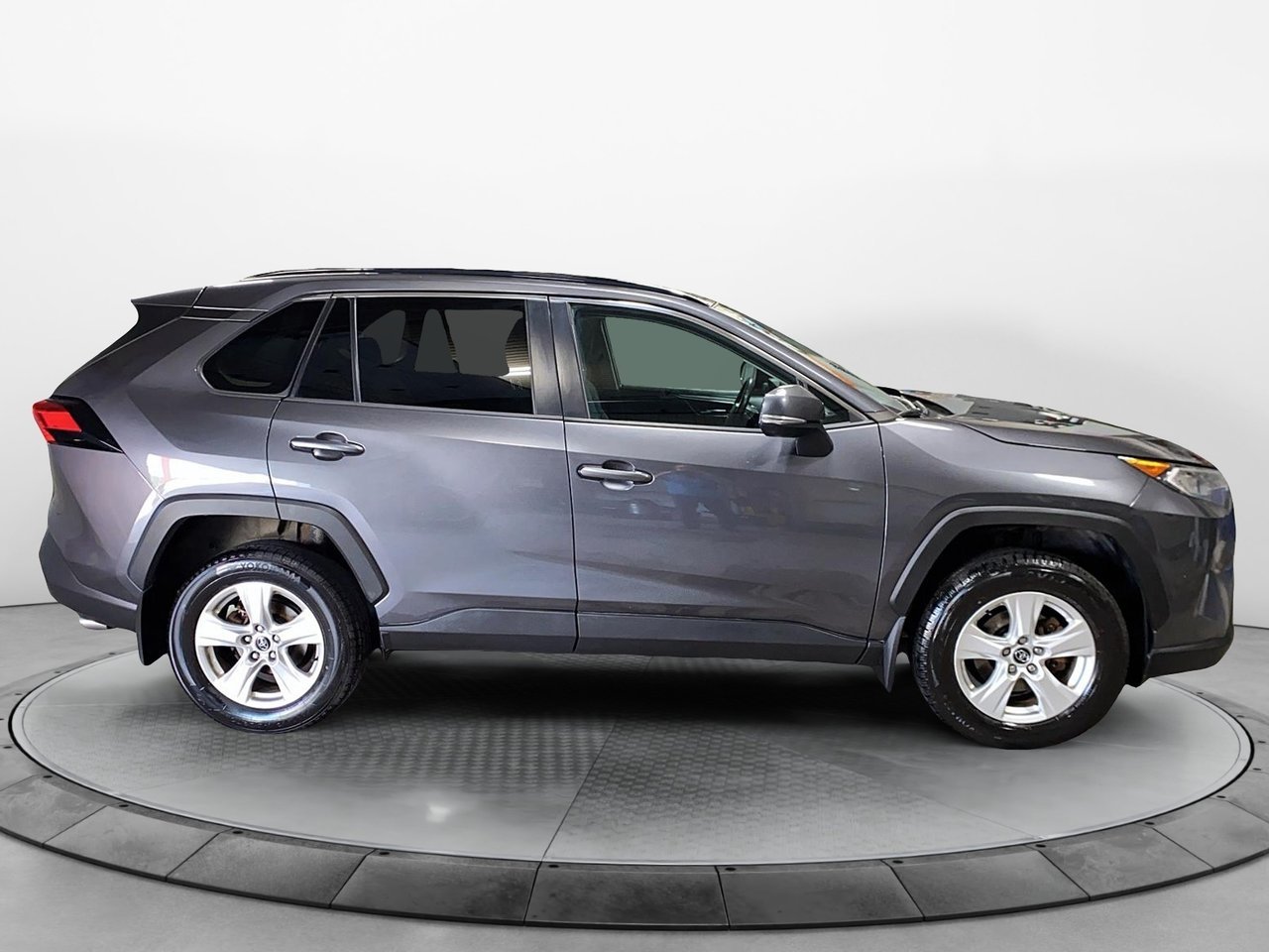 Toyota RAV4 NIV 2T3R1RFV8KW020913 2019 Gris Chicoutimi - photo #2