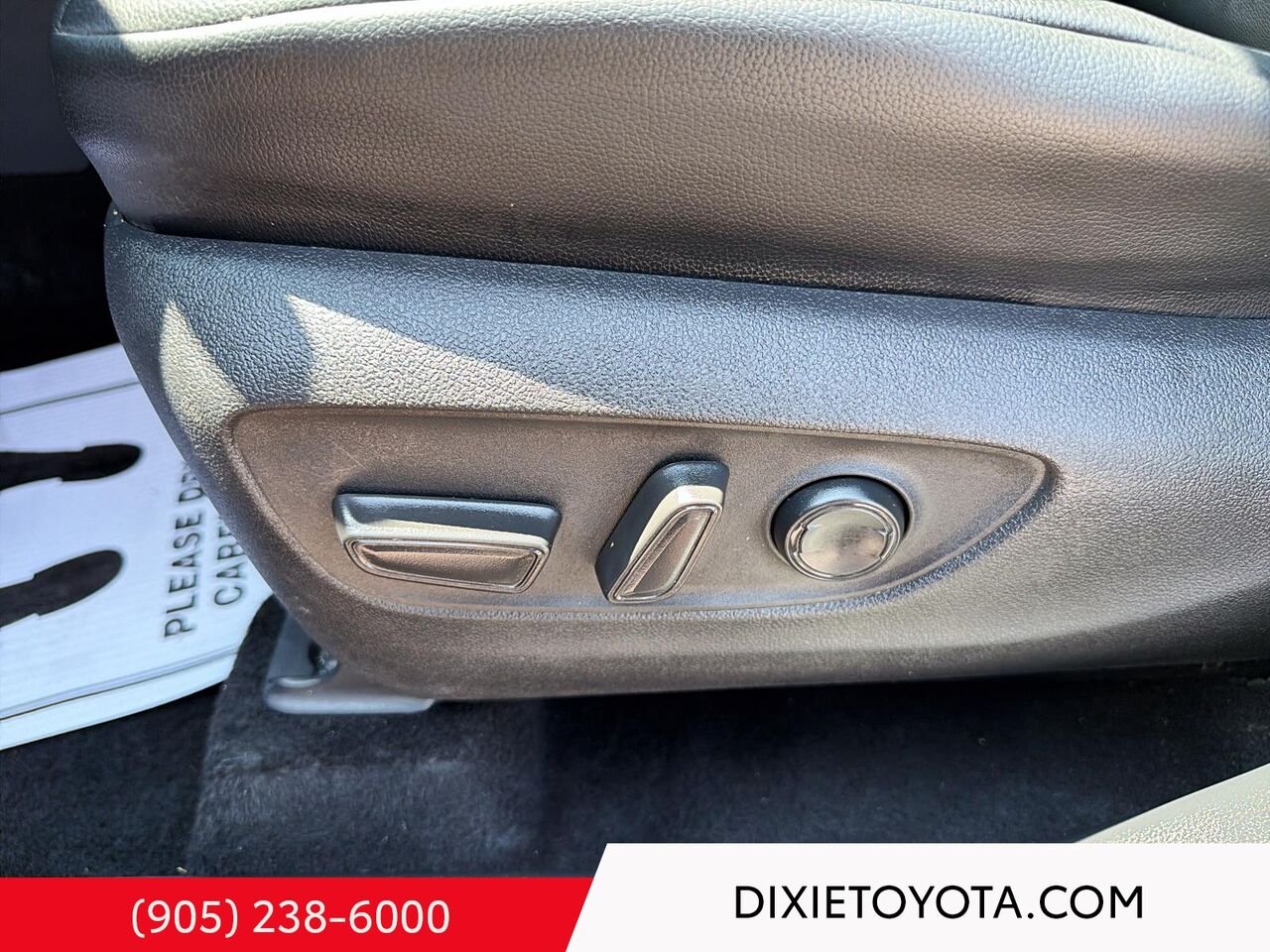2020 Toyota Highlander XLE AWD / CLEAN CARFAX / HEATED SEATS / MOONROOF / ALLOY WHEELS / Mississauga - photo #9