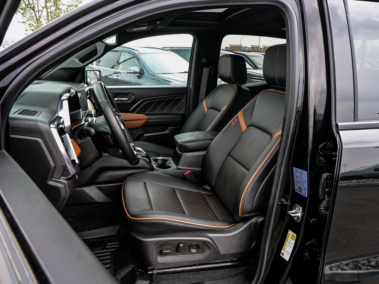 2025 GMC Canyon 4WD Crew Cab AT4 Black Sherwood Park - photo #16