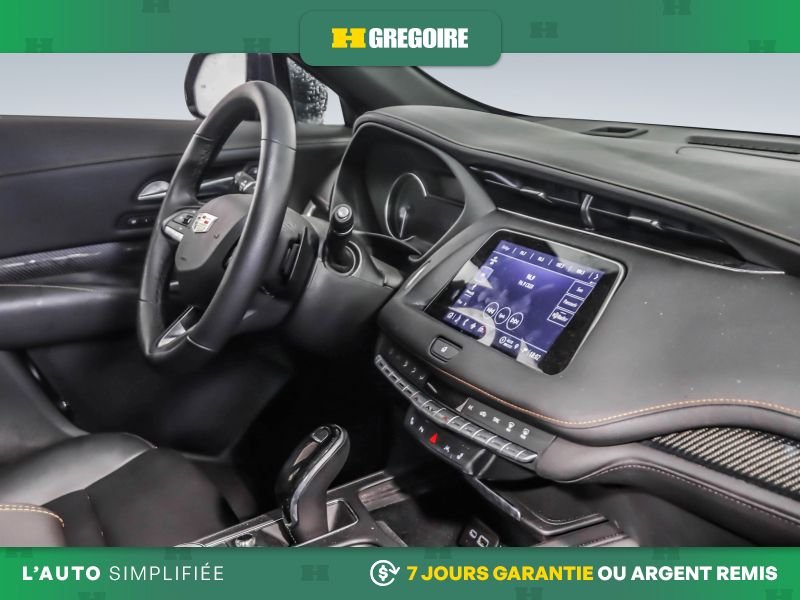 2023 Cadillac XT4 Grey Laval - photo #26
