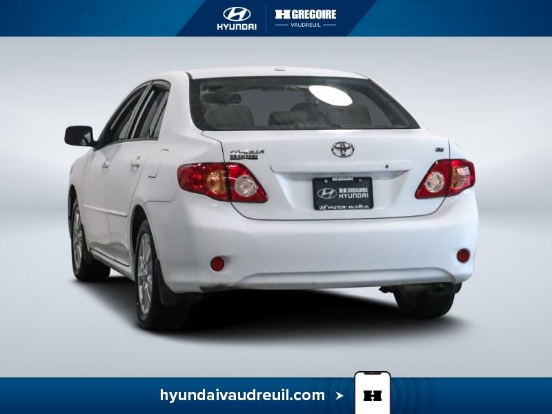 2009 Toyota Corolla White Saint-Eustache - photo #7