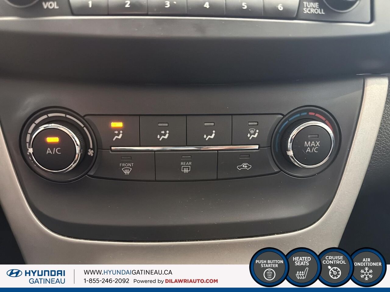 Nissan Sentra Berline 4 portes ** air climatiser ,sieges chauffant ,bas millage *** 2015 Blanc Ottawa & Gatineau - photo #15