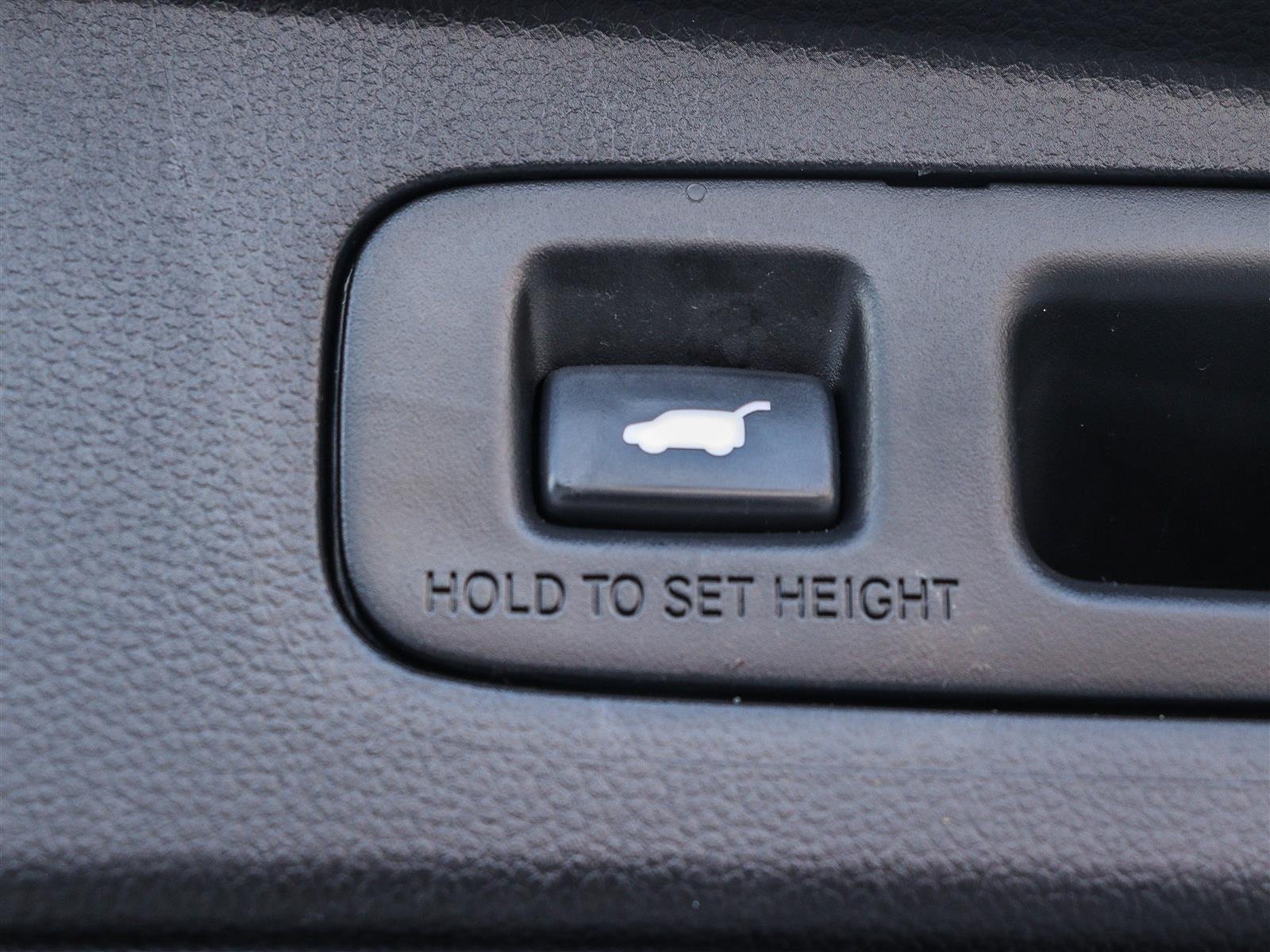 Honda CR-V hybride Touring 2023 Blue Ottawa & Gatineau - photo #17