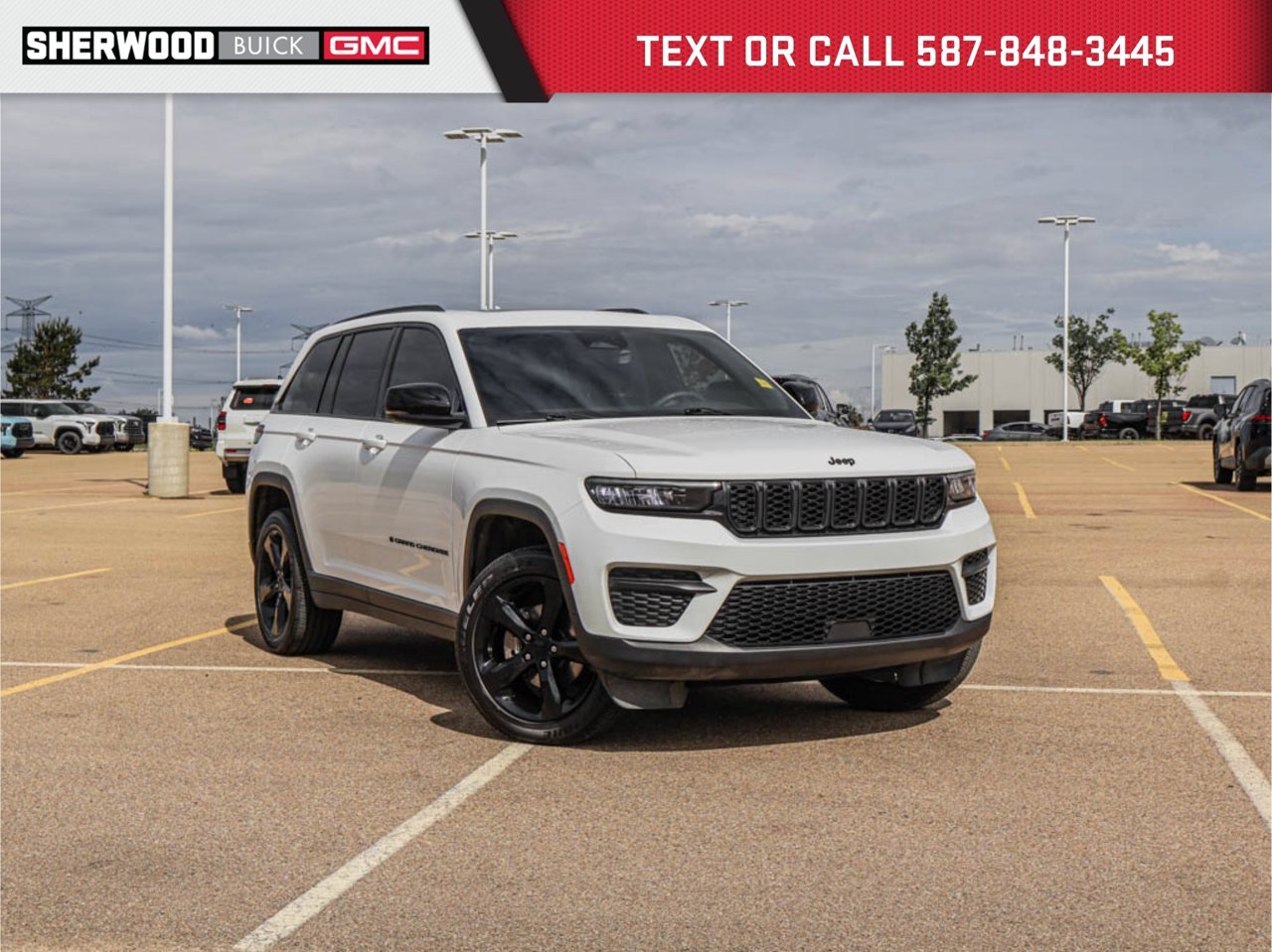 2025 Jeep Grand Cherokee Altitude 4x4 White Sherwood Park - photo #0