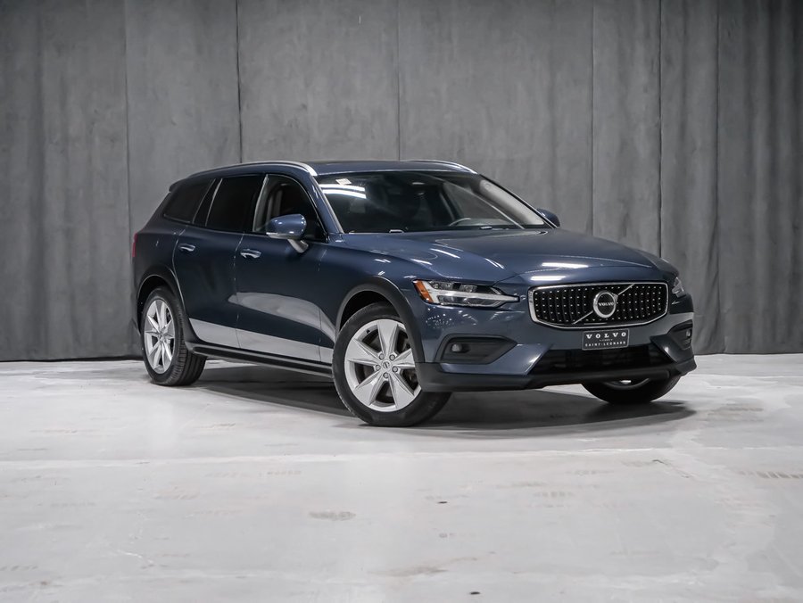2023 Volvo V60 Cross Country B5 CORE CLIMATE Blue