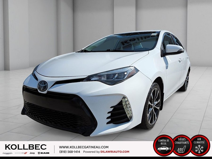 2018 TOYOTA COROLLA ***CLEAN CARFAX*** White