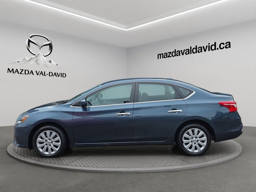 Nissan Sentra Berline 4 portes, CVT SV, Sièges chauffant, Commande audio au volant, Bluetooth 2017 Bleu