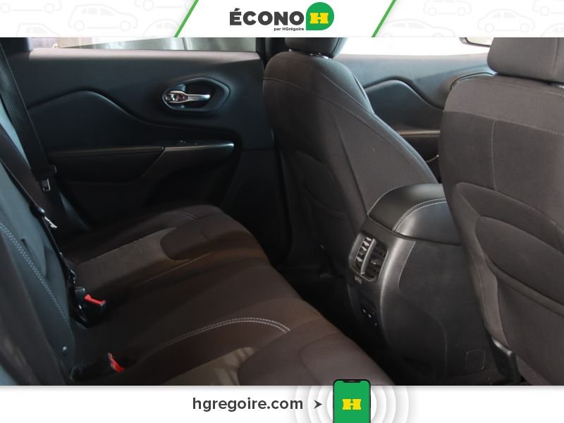 2019 Jeep Cherokee Green Laval - photo #24