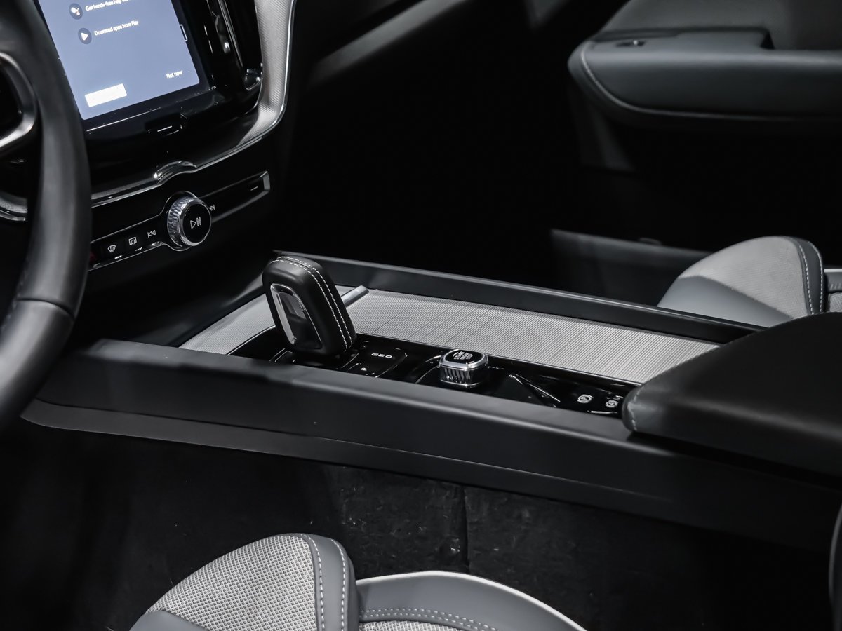 2022 Volvo XC60 Recharge T8 R-DESIGN CLIMATE BOWERS AIR SUSPENSION White Montreal - photo #7