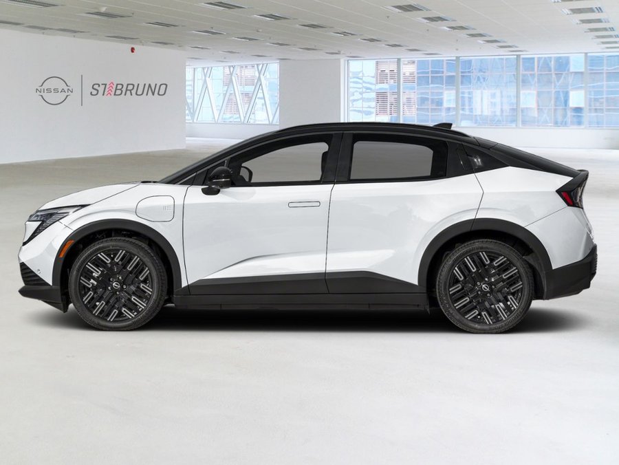 2026 Nissan LEAF 2026 Everest White Pearl Tricoat/Black