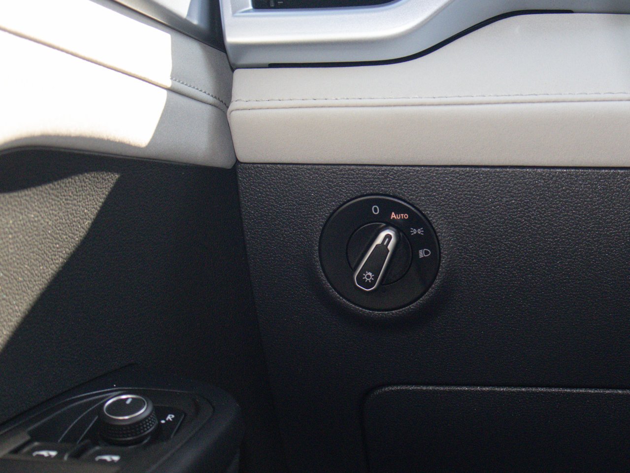 2026 Volkswagen Taos Comfortline 4MOTION Blue Sherwood Park - photo #19