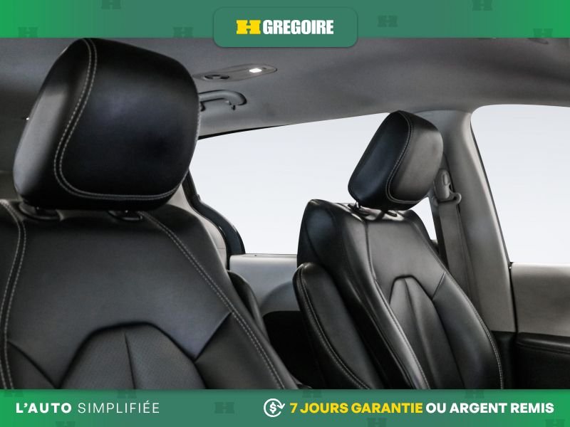 2023 Chrysler Pacifica Grey Laval - photo #35
