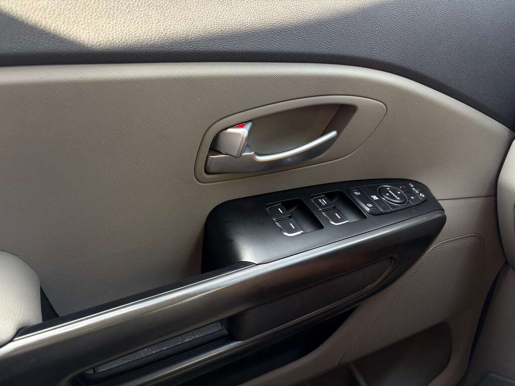 Kia Sedona LX 2018 Blanc Gatineau - photo #9