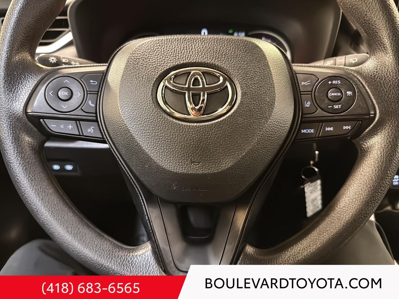 Toyota RAV4 99412A-88 | LE, AWD 2024 Noir minuit métallisé Québec - photo #9