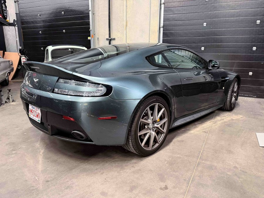 2015 Aston Martin V8 Vantage 2015 Alloro Green