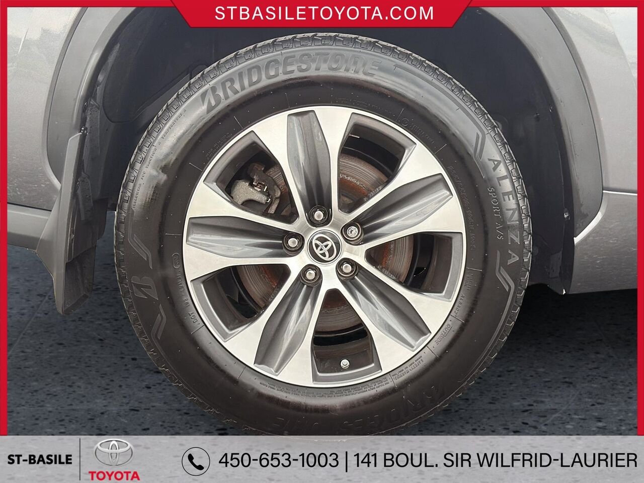 2024 TOYOTA Highlander Hybrid Grey Saint-Basile-le-Grand - photo #9
