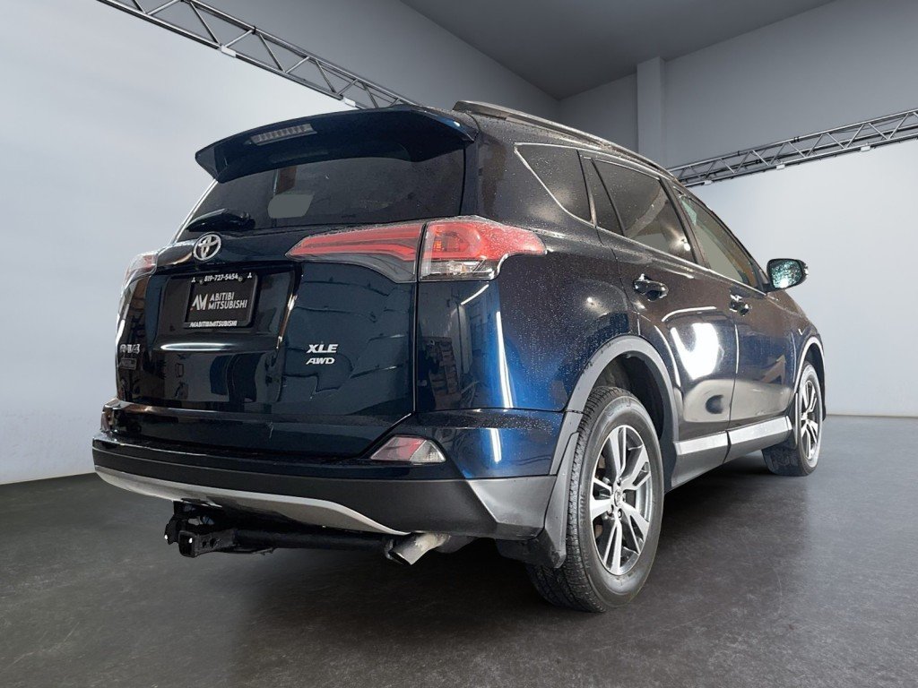 Toyota RAV4 AWD XLE 2018 Noir Rouyn-Noranda - photo #6