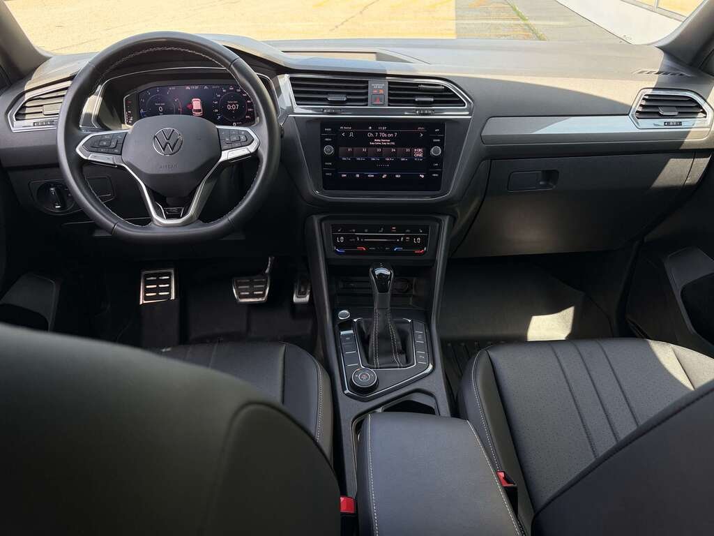 2023 Volkswagen Tiguan Comfortline R-Line Black Edition Grey Gatineau - photo #14