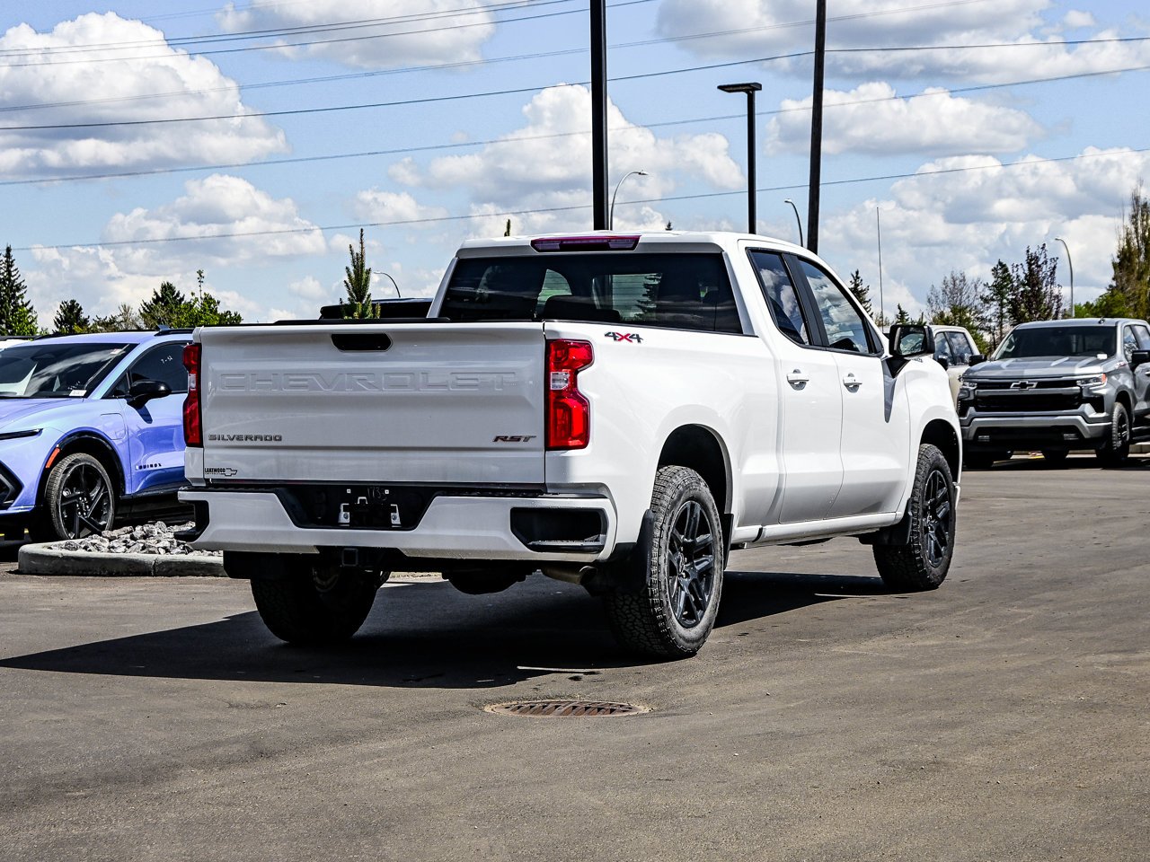 2025 Chevrolet Silverado 1500 4WD Double Cab 147 RST White Sherwood Park - photo #12