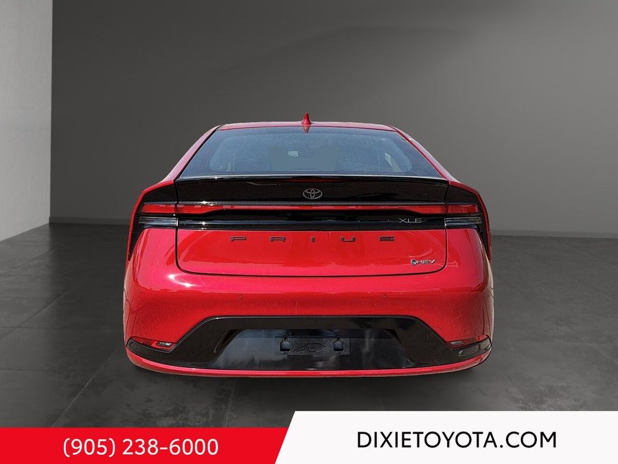 2023 Toyota Prius 2023 Red