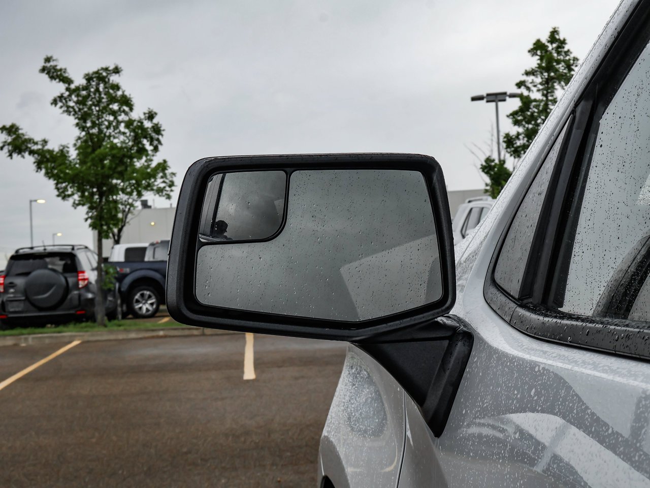 2025 Chevrolet Silverado 1500 4WD Crew Cab 147 Custom White Sherwood Park - photo #12