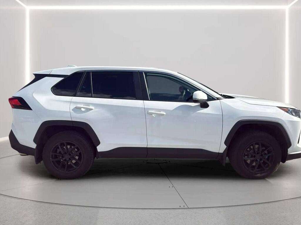 2024 Toyota RAV4 White Gatineau - photo #5