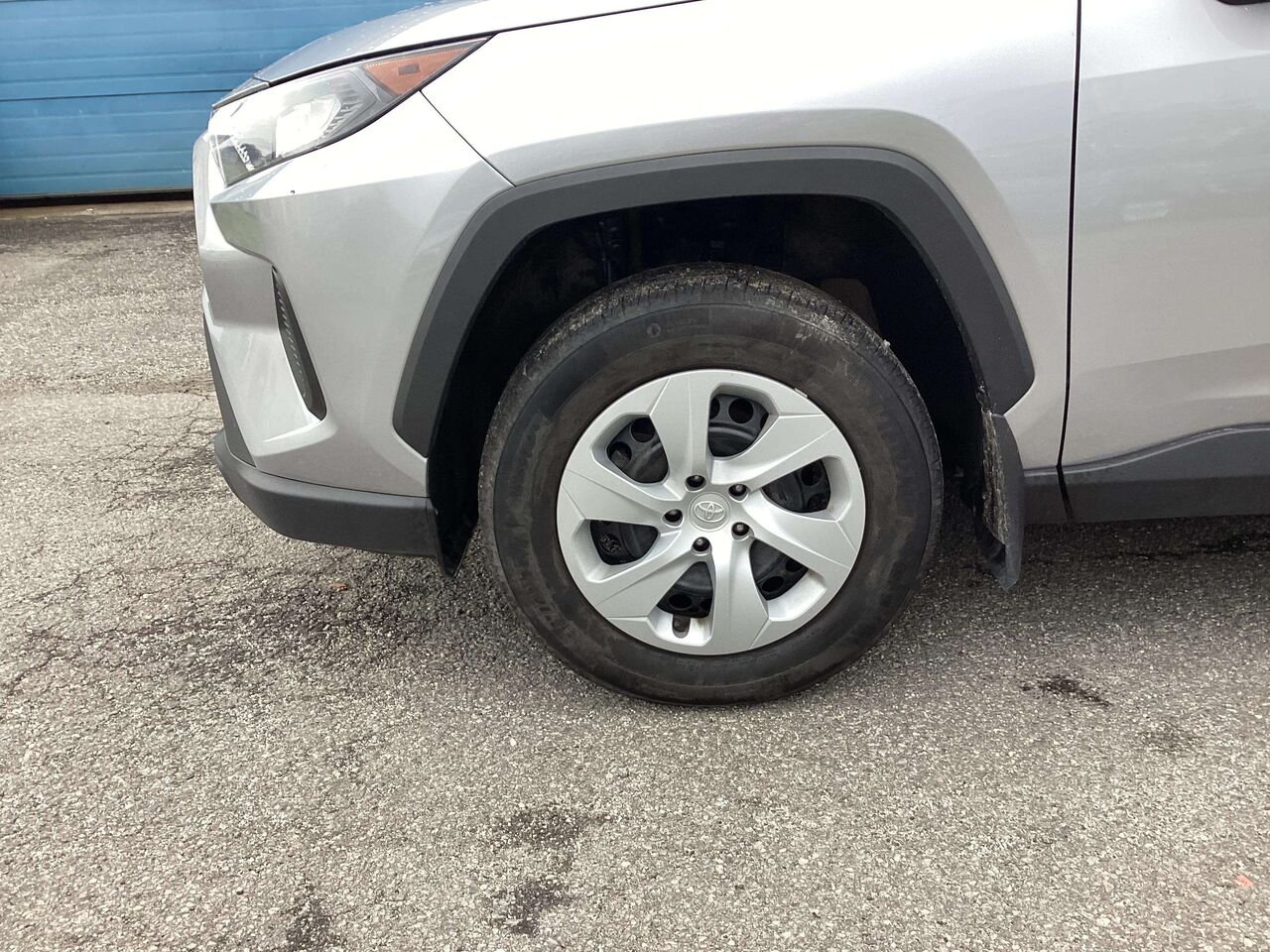TOYOTA RAV4 LE AWD 2024 Argent Gatineau - photo #16