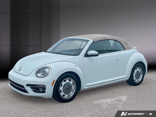 2018 Volkswagen Beetle Convertible 2018 Blanc argenté métallisé avec toit noir