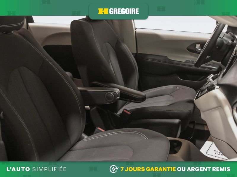 Chrysler Grand Caravan 2021 Noir Saint-Eustache - photo #26